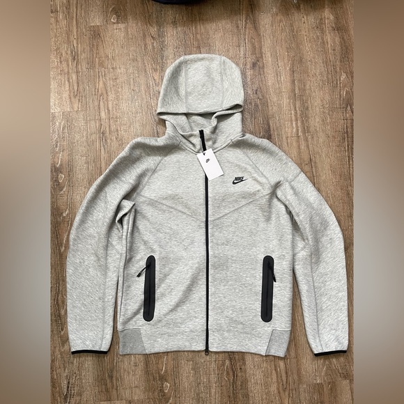 Nike Tech Fleece Full Zip Hoodie Gray Black Mens Sz XL FB7921-063 - Picture 1 of 4